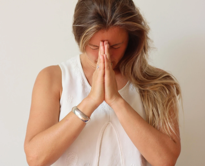 Charlène, monitrice d'apnée diplômée et professeure de yoga, stage apnée yoga Grèce